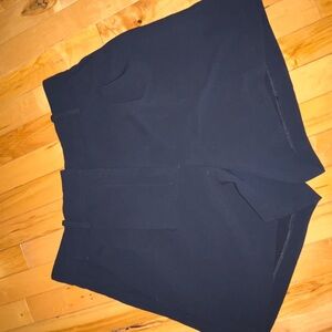 Aritzia effortless Shorts